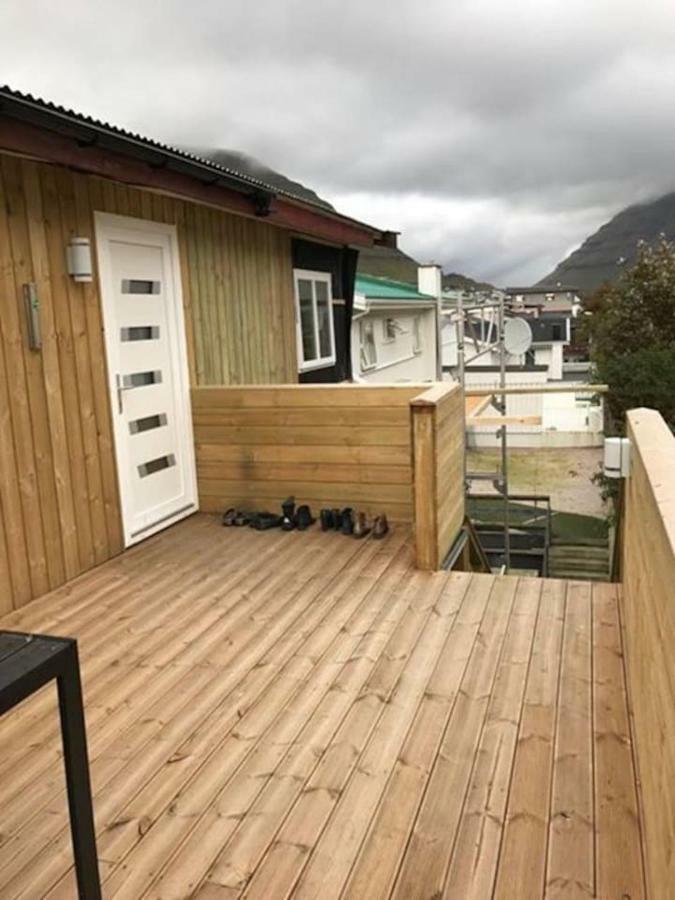 Private Spacious Home In City Center Klaksvik Exterior photo